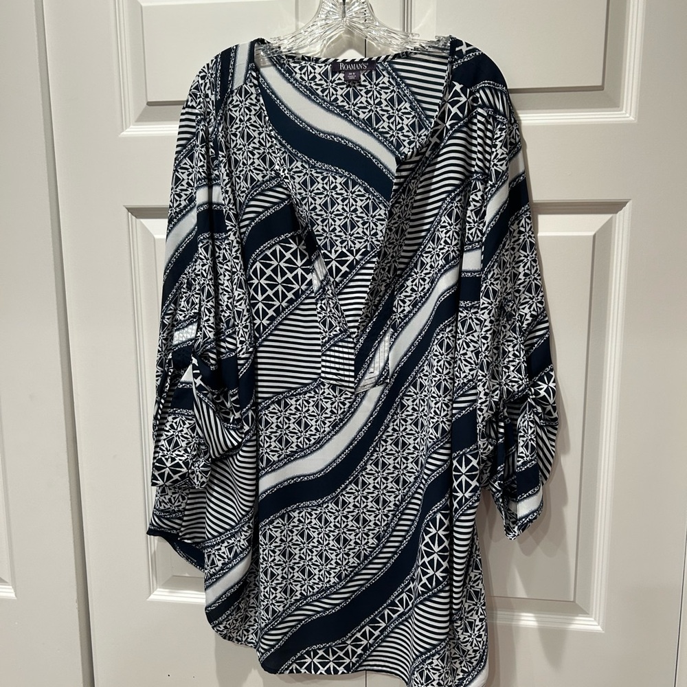 Roaman's Navy and White Patterned Tunic Size 30W NWOT